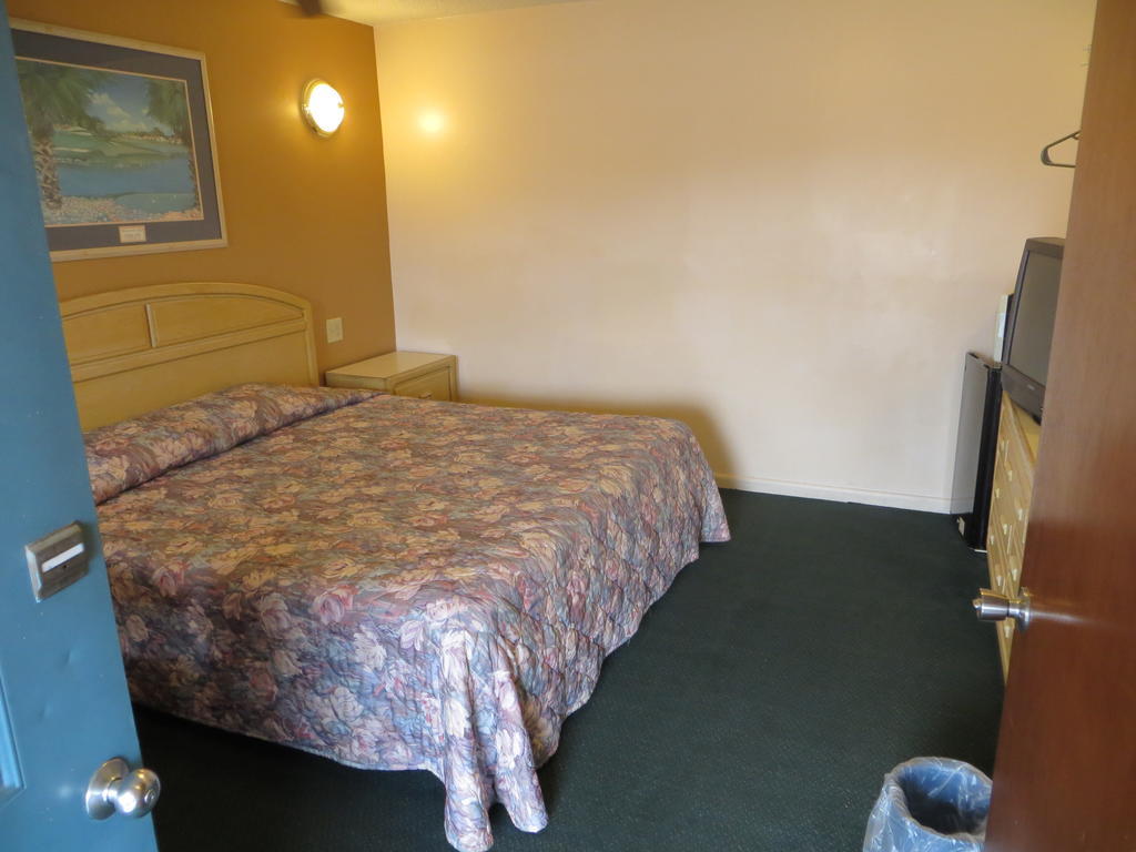 Budget Inn Себринг Екстериор снимка