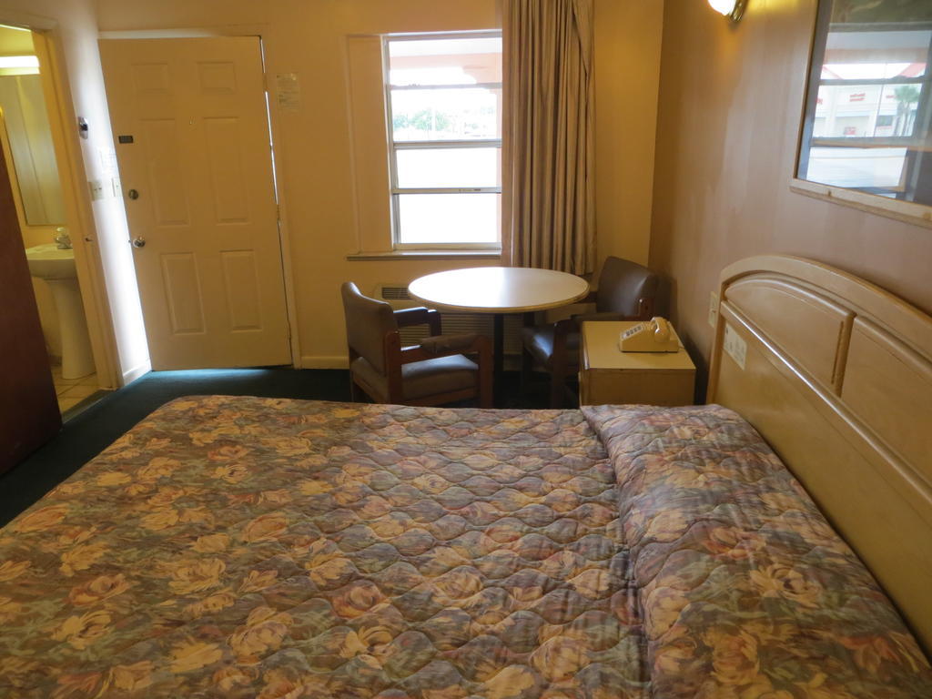 Budget Inn Себринг Стая снимка