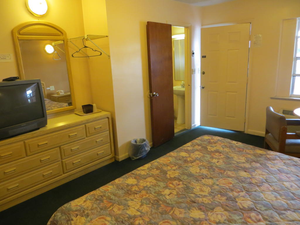 Budget Inn Себринг Екстериор снимка